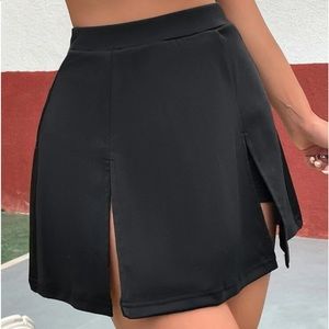 High Waist M-slit Hem Skort